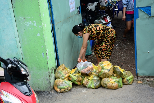 Chùa Hoằng Pháp: Tiếp tục hỗ trợ người dân khó khăn trong đại dịch Covid (đợt 8)